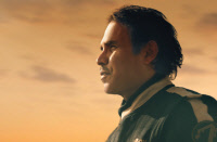 나세르 알 마하셔 에쓰오일 CEO가 등장해 화제인 'S-OIL 7' 광고 화면.    에쓰오일 제공